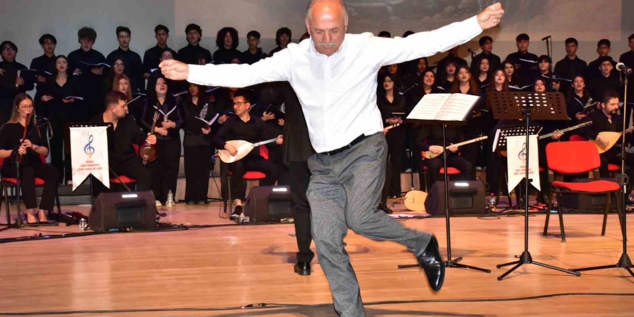 Denizli’nin unutulan türküleri 150 öğrencinin emeğiyle sahneye taşındı