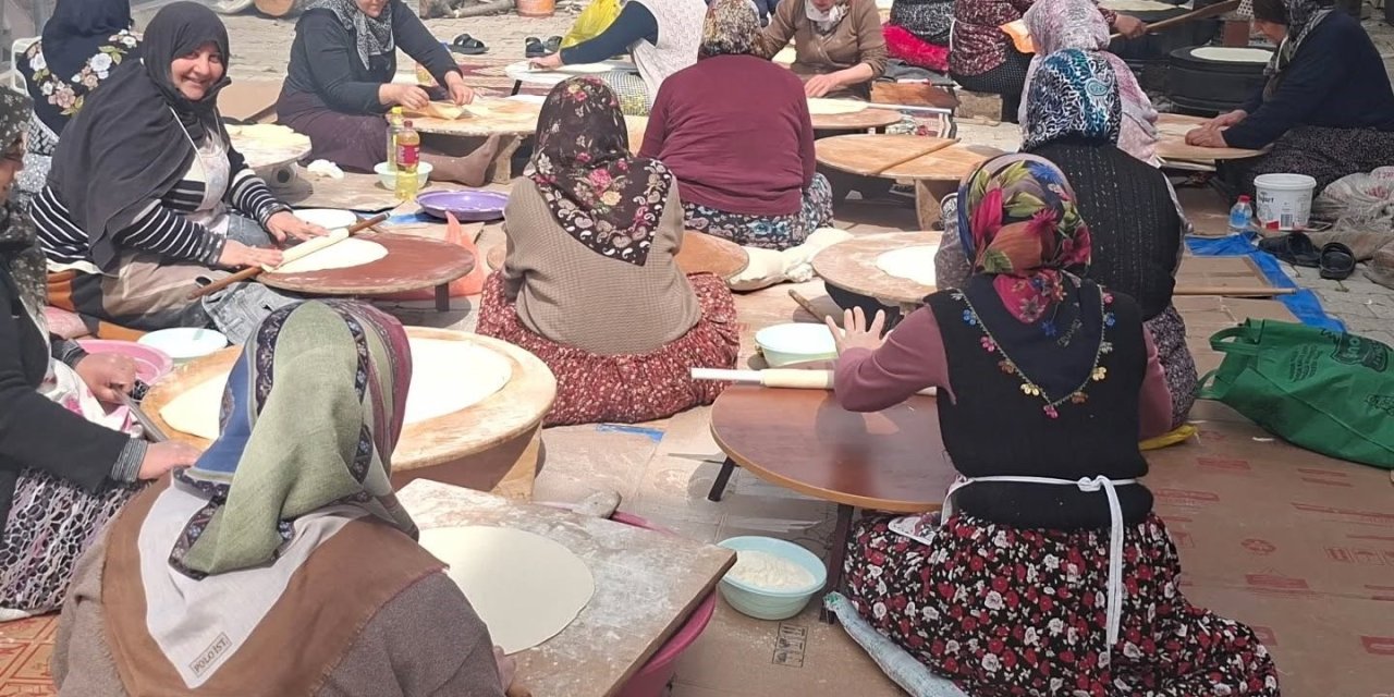 Hisarcık Cumhuriyet mahallesi kadınlarından gözleme hayrı