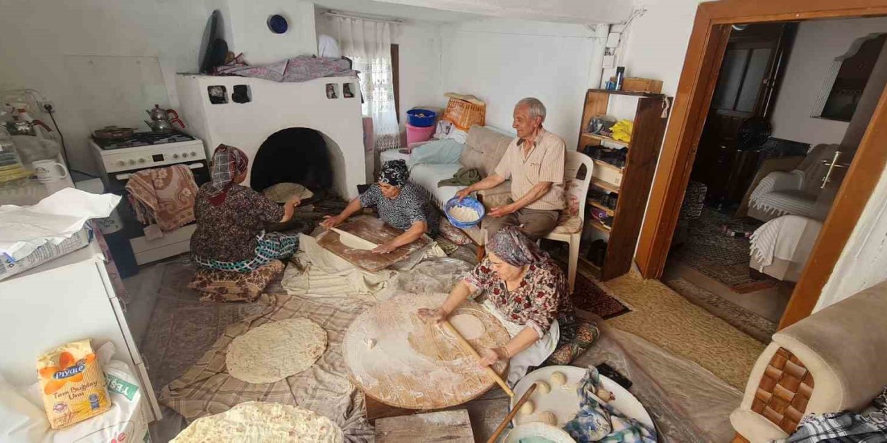 Buldan’da Kurban Bayramı hazırlıkları imece usulü yapılıyor