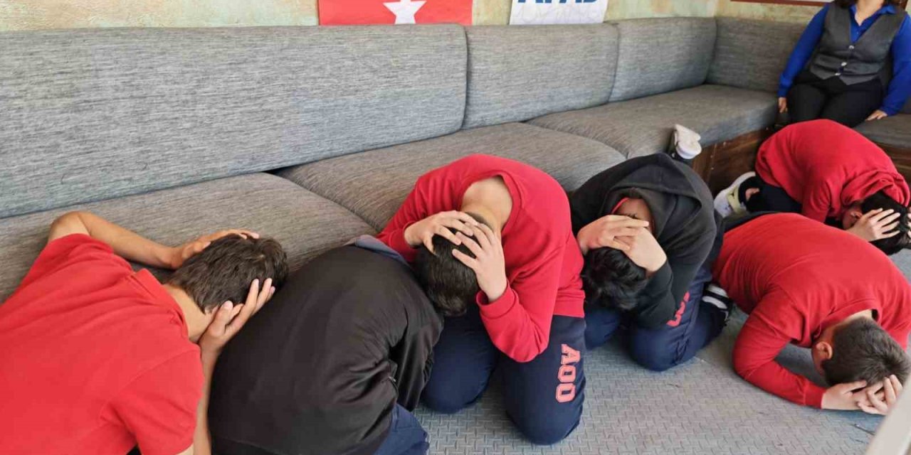 Aliağa’da Deprem Simülasyon Tırı vatandaşlarla buluştu