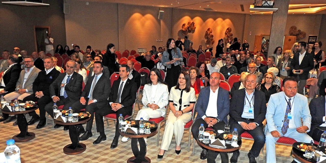 Sektör temsilcileri "1. Çeşme Turizm Zirvesi"nde buluştu