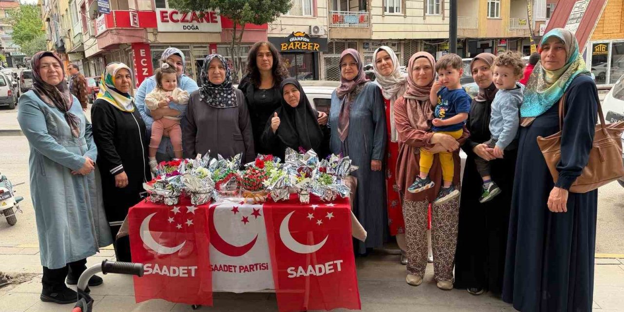 Saadet’in Anneler Günü buluşmasına yoğun ilgi