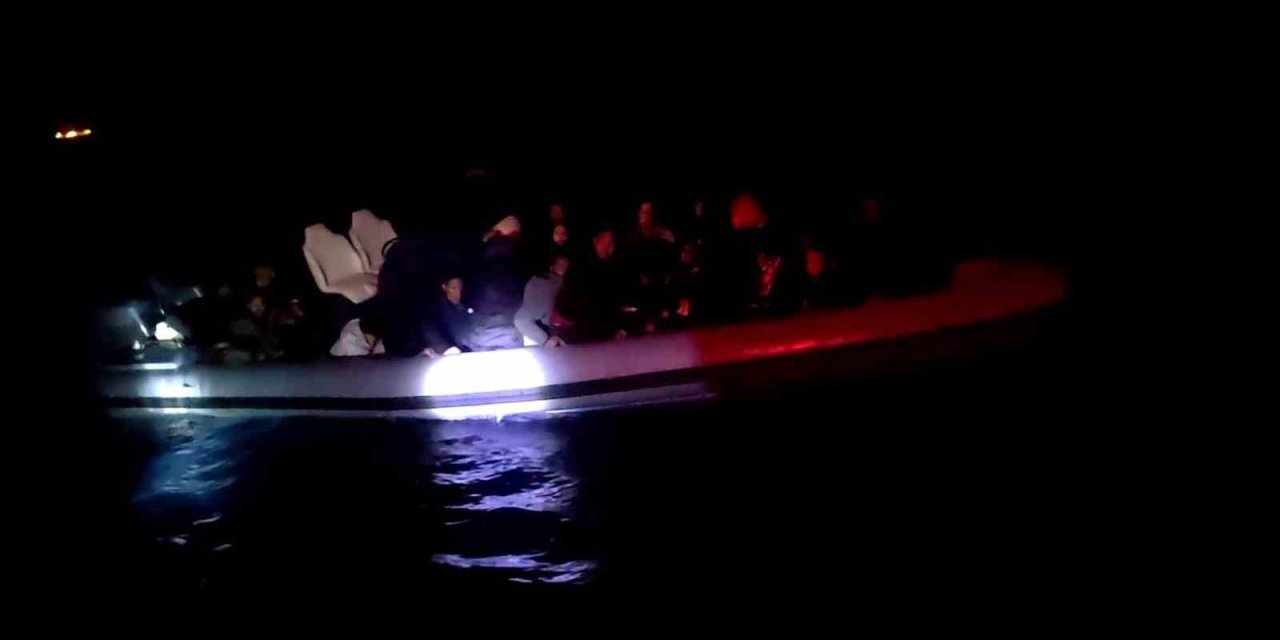 Aydın’da 35 düzensiz göçmen kurtarıldı, 1 şüpheli yakalandı