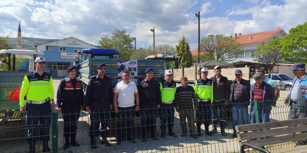 Gediz’de Trafik Haftası kapsamında bilgilendirme faaliyeti düzenlendi