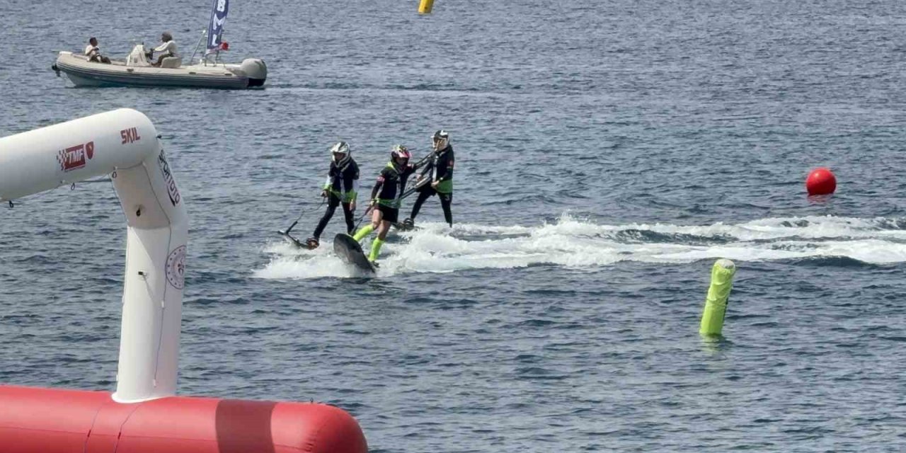 Bodrum’da su üstünde adrenalin fırtınası