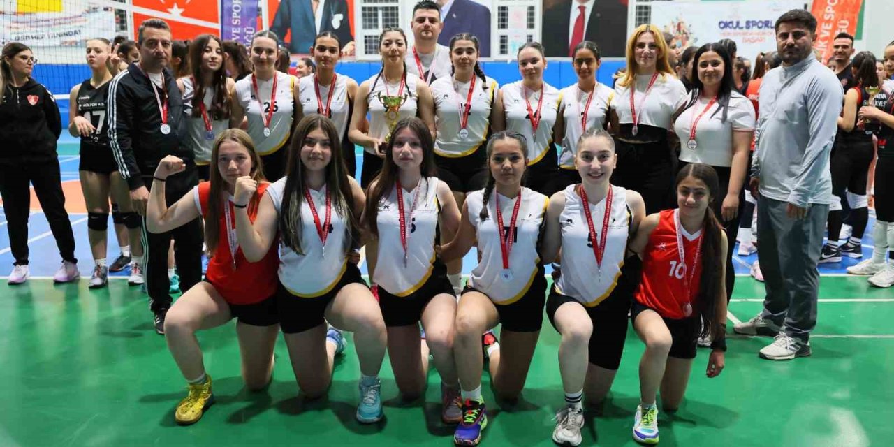 Voleybol Küçük Kızlar Gelişim Ligi sona erdi