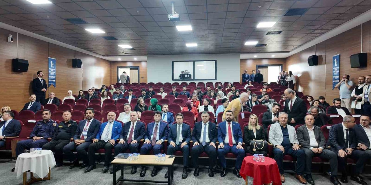 Gediz’de bilim rüzgarı: Uluslararası sosyal bilimler kongresi kapılarını açtı