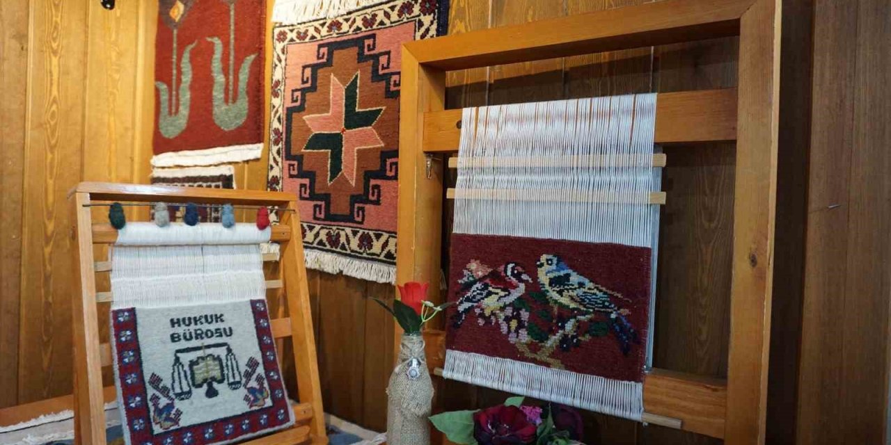 Geleneksel halı dokuma ustası, kültürel mirası ilmek ilmek geleceğe taşıyor