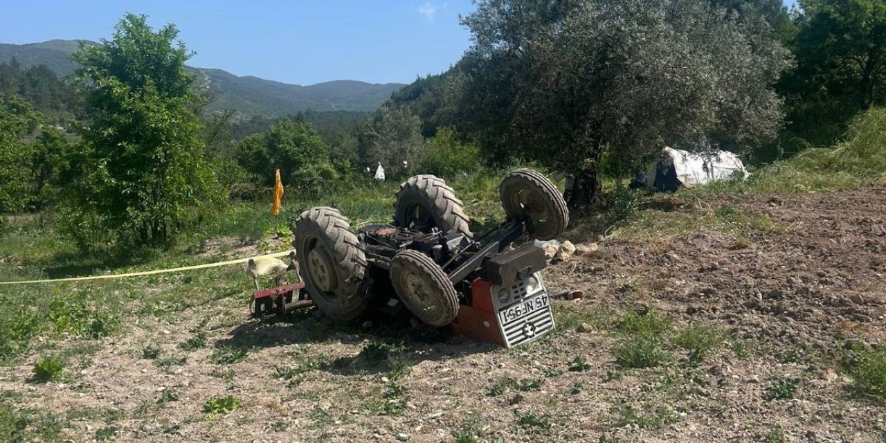 Tarlasını sürerken traktörün altında kalarak hayatını kaybetti