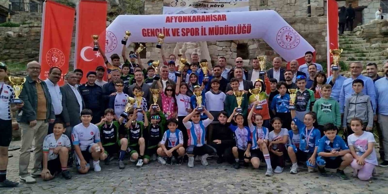 Akhisarlı pedallar Afyon’da zirve yaptı