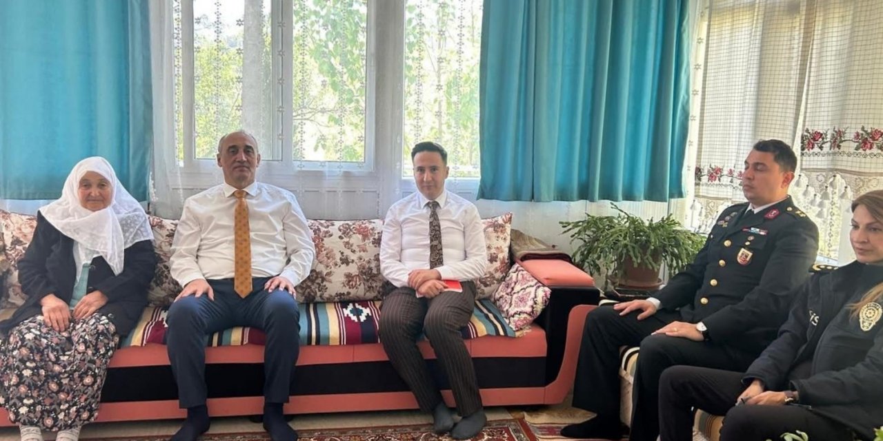 Yatağan Kaymakamı İlhan, şehit annesini unutmadı