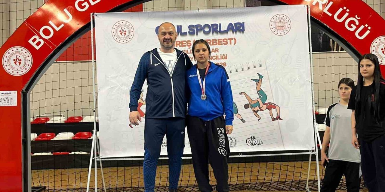 Afyonkarahisarlı güreşçi Türkiye ikincisi oldu