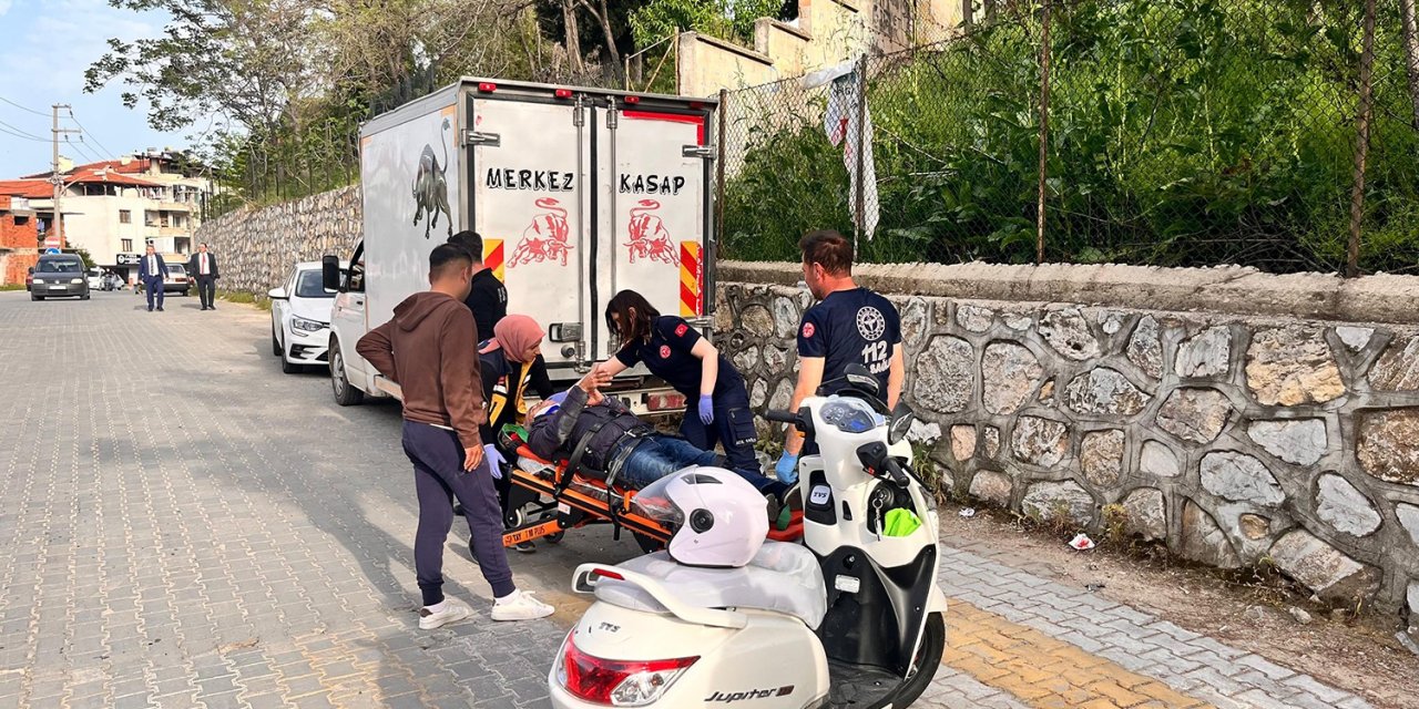 Otomobil ile motosiklet çarpıştı;1 yaralı
