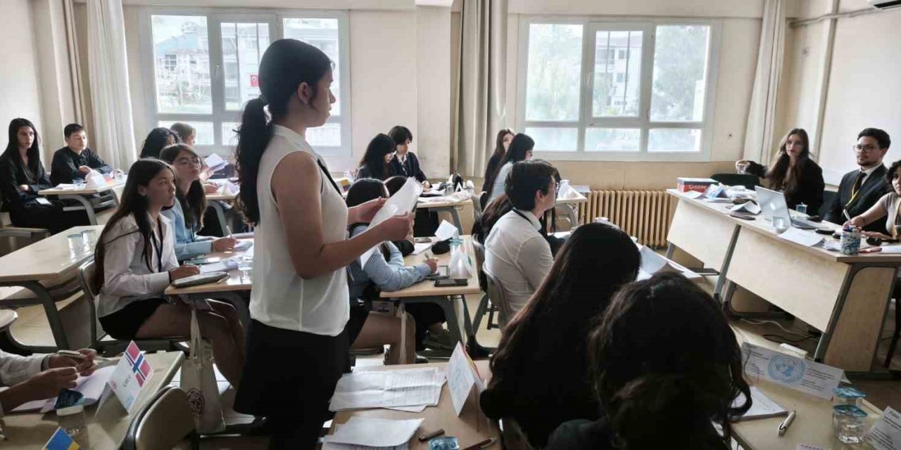 Nazilli Anadolu Lisesi’nden öğrencilerine uluslararası deneyim