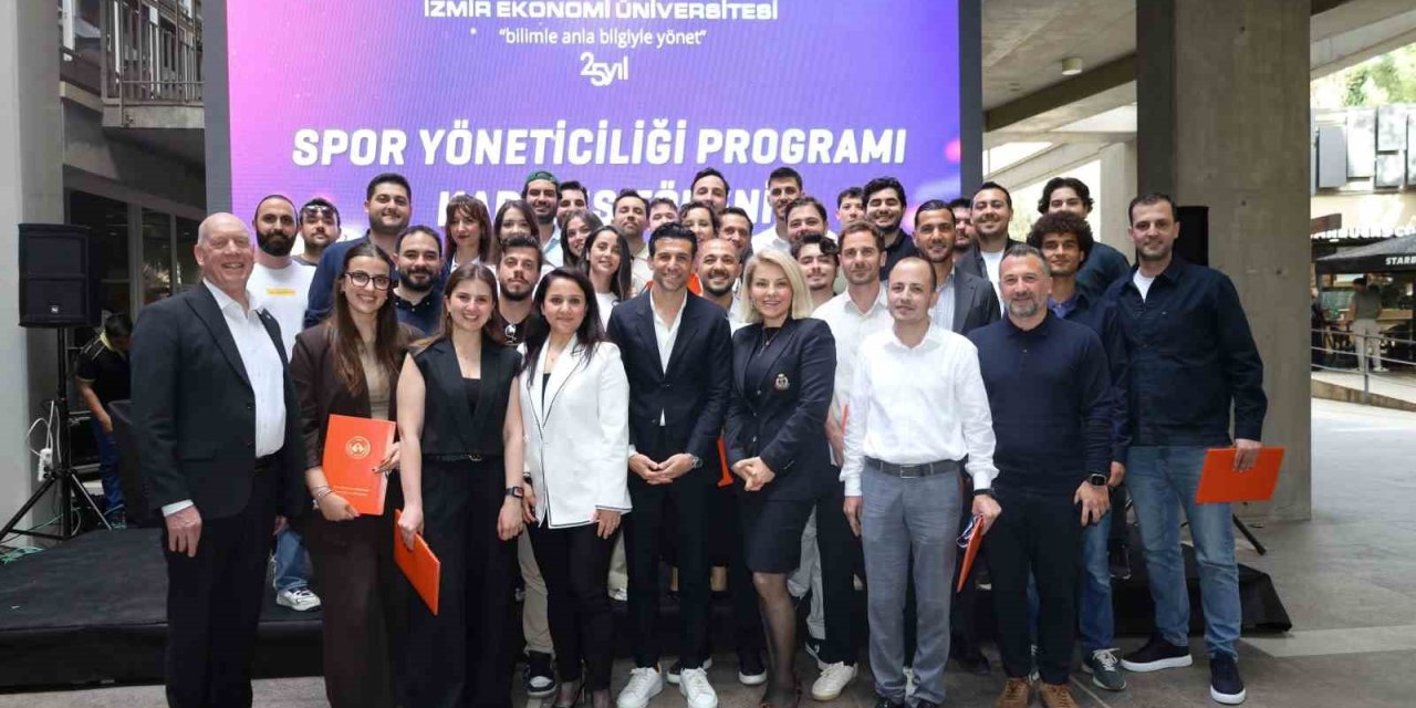 İEÜ Spor Yöneticiliği Programı ilk mezunlarını verdi