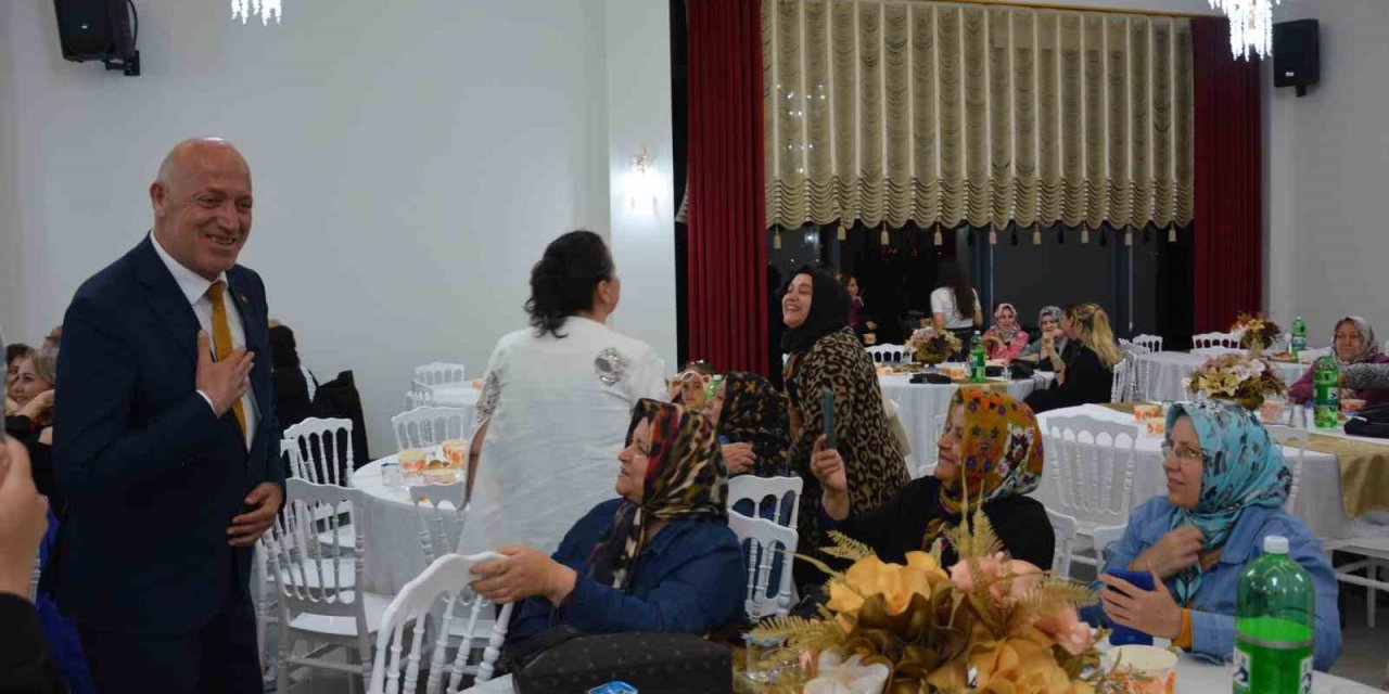 Başkan Kumral, Babadağlıları anneleri ağırladı