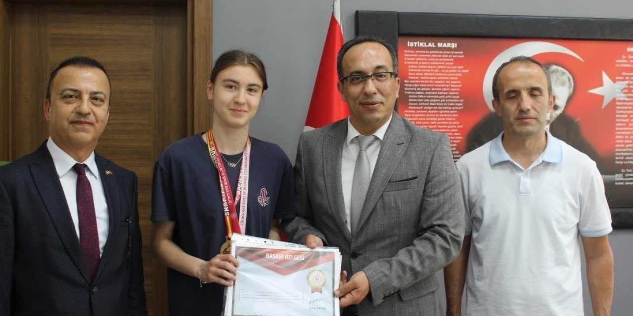 Makedonya’da altın madalya kazanan öğrenciden Türkiye şampiyonluğu