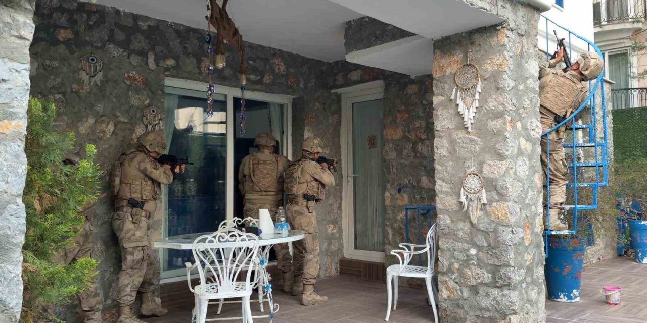 Seydikemer merkezli "Daltonlar" operasyonu: 12 şüpheli yakalandı