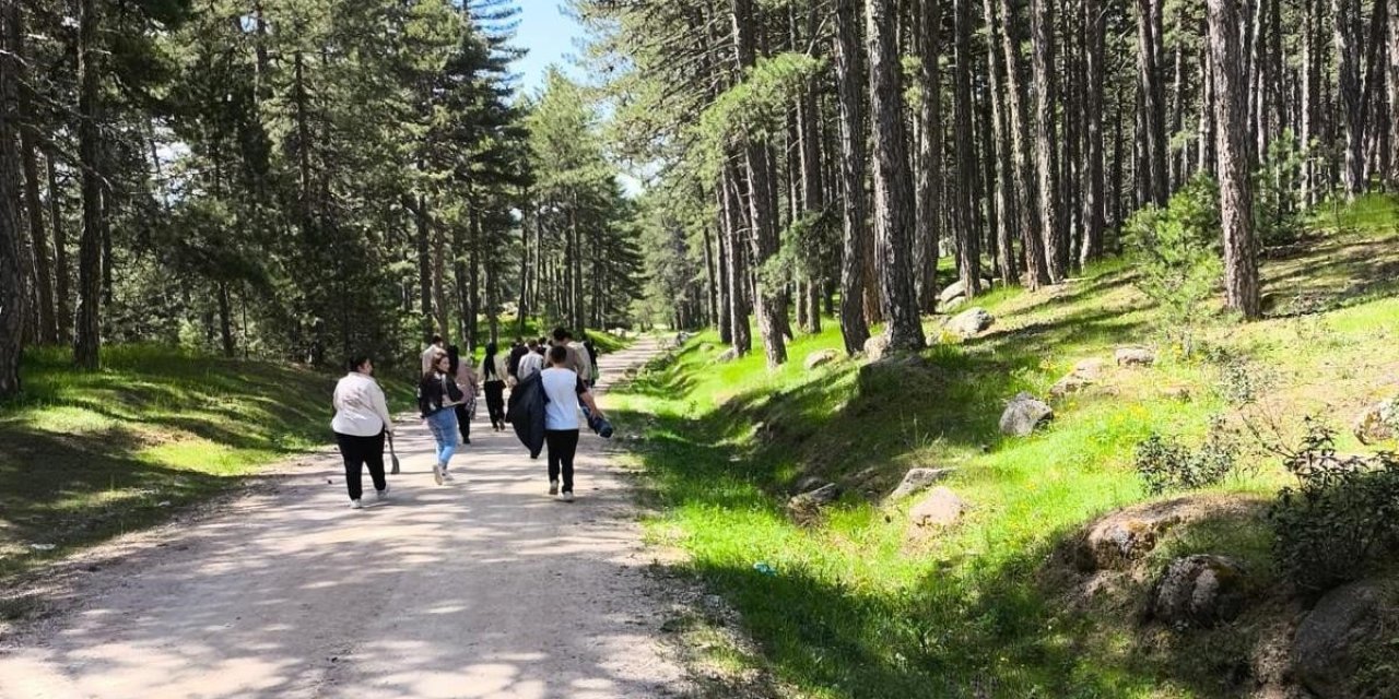Hisarcık’ta özel öğrencilerinde katıldığı doğa yürüyüşü