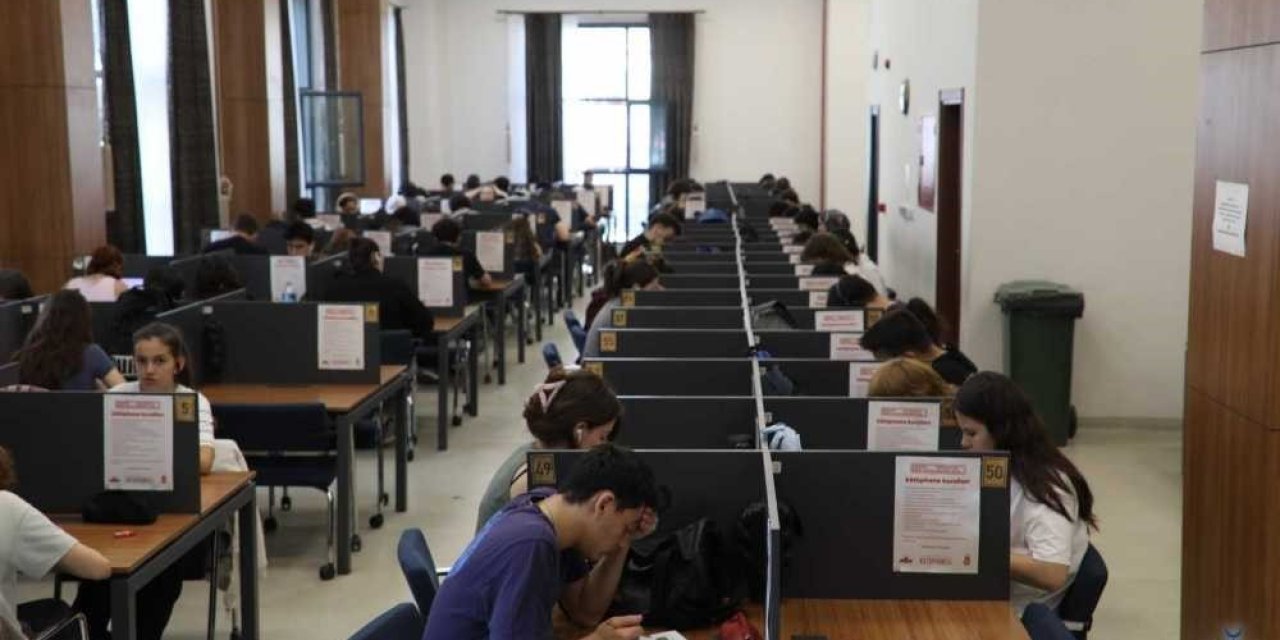 Şehzadeler Belediyesi Gençlik Evi öğrencilerin vazgeçilmez adresi