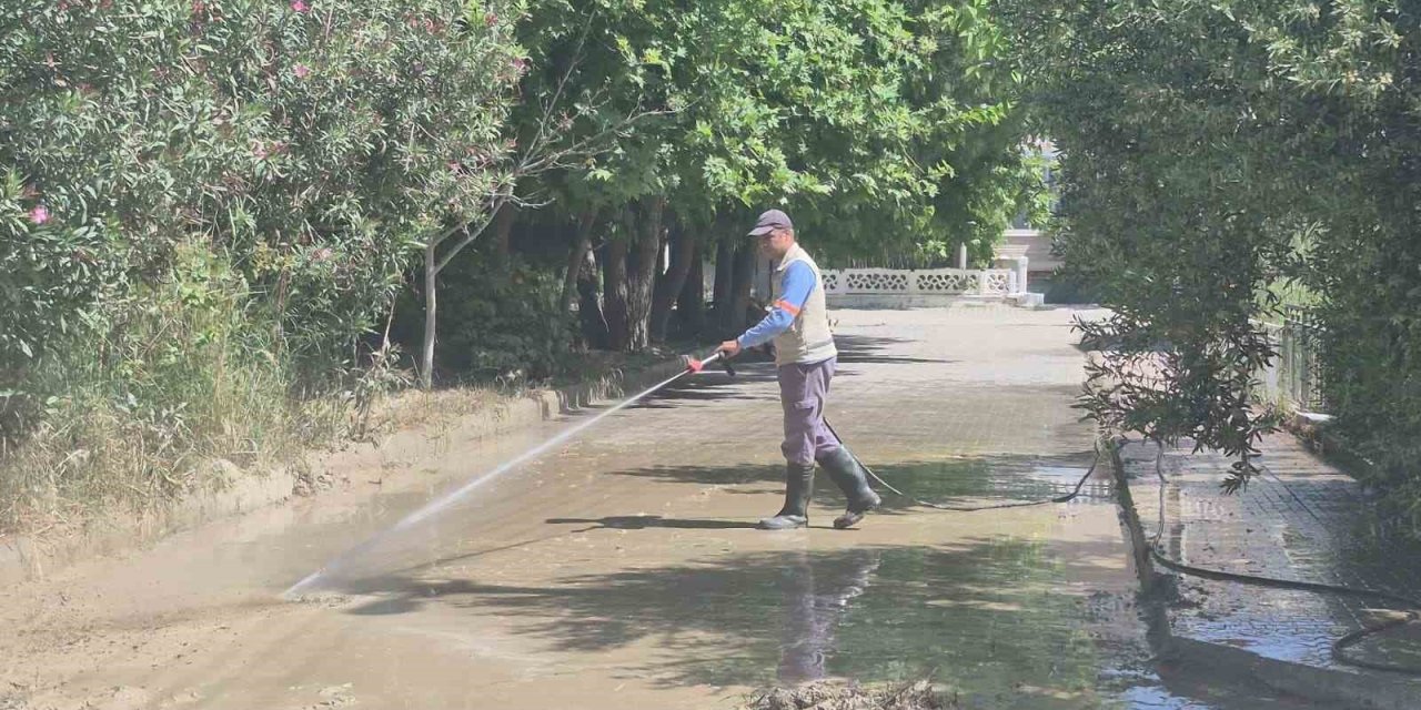 Davutlar’ın sokaklarında bayram temizliği