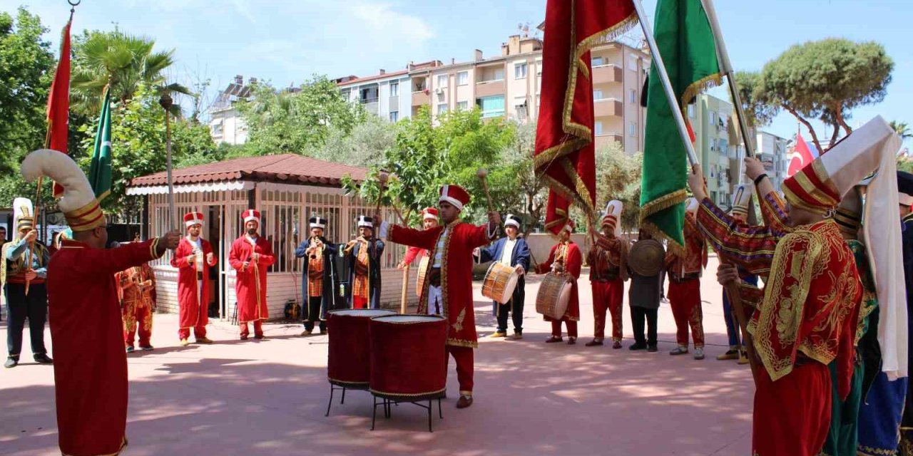 Ödemiş’te mesleki eğitim için anlamlı kortej yürüyüşü