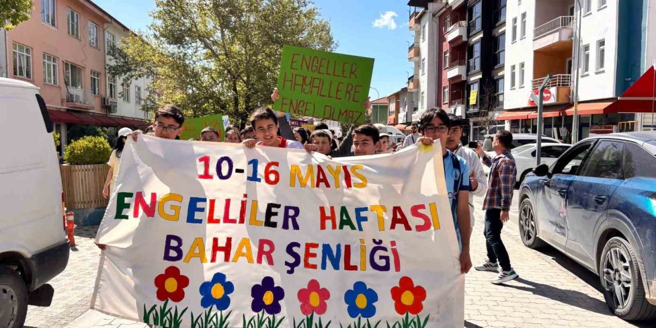 Hisarcık Şehitler Ortaokulu’nda Bahar Şenliği