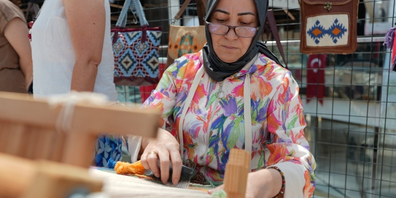 Denizli’de el sanatları kursiyerlerinin el emeği eserleri görücüye çıktı