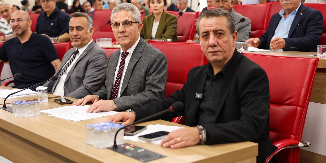 Anıl Yetişkin’den Büyükşehir Meclisi’nde “3 milyarlık kredi” çıkışı