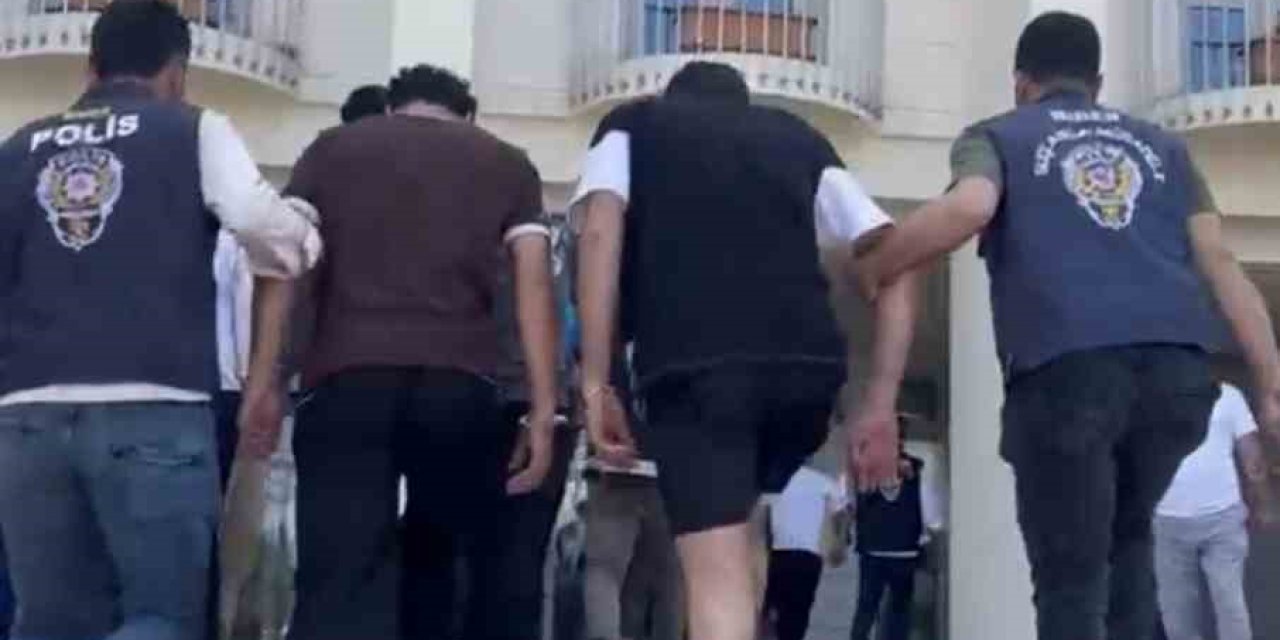 Çocuk istismarı görüntüleri satın aldığı iddiasıyla 2 şüpheli tutuklandı