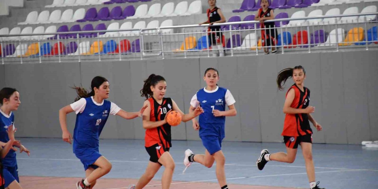 Kulüpler Hentbol Minik Kızlar İl Birinciliği Müsabakaları tamamlandı