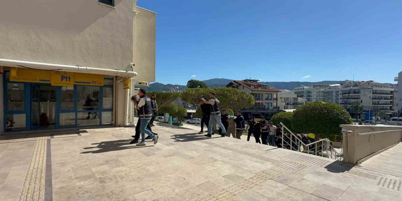 Marmaris’te gözlükçü kurşunlamasının şüphelileri adliyeye sevk edildi