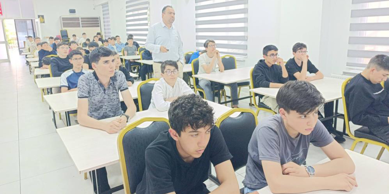 Afyonkarahisar’da ‘Teknoloji Bağımlılığı’ konulu semineri