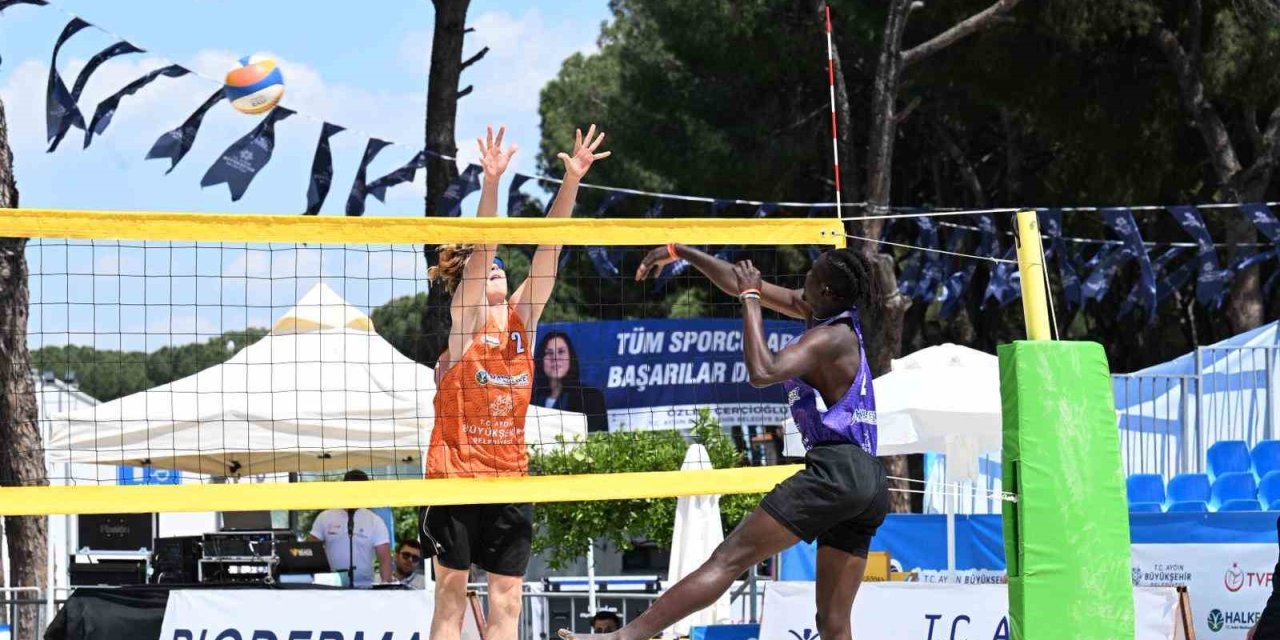 Plaj voleybolunun kalbi Aydın Tekstil Park’ta atıyor