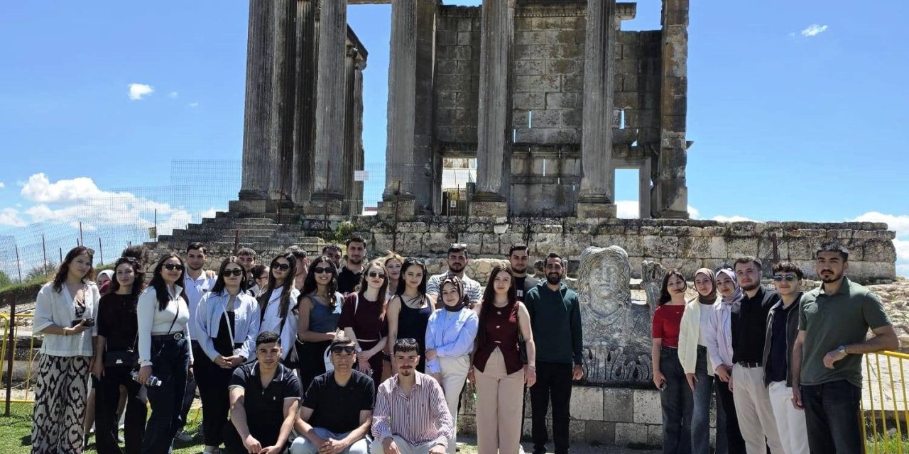 Hisarcık MYO öğrencileri Aizanoi Antik Kenti’ni gezdi