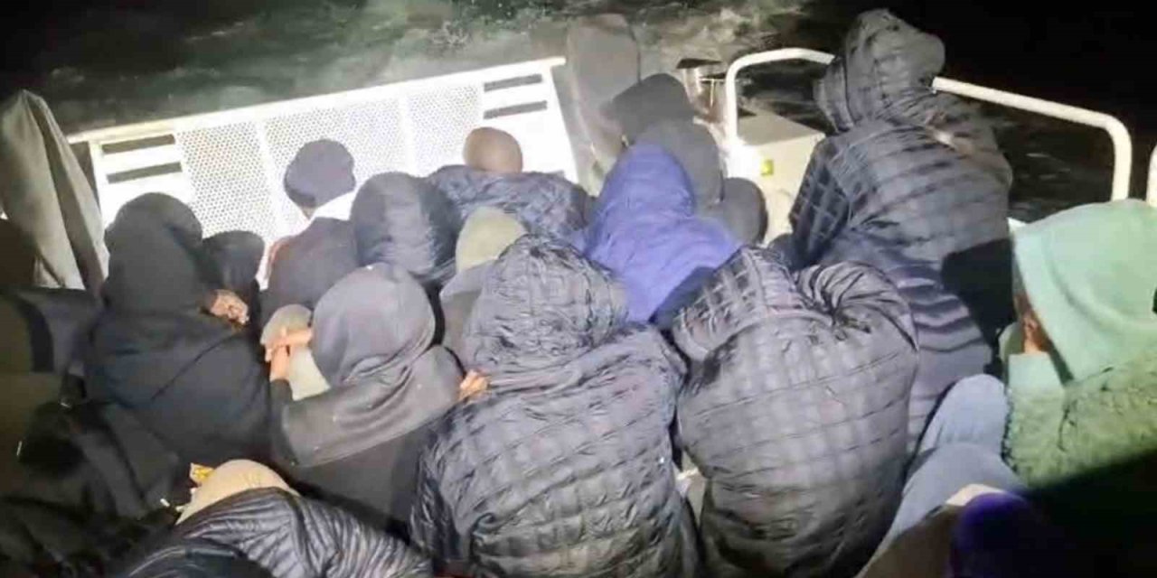 Milas açıklarında 28 düzensiz göçmen yakalandı