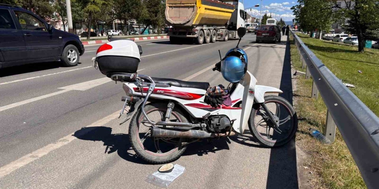 Tavşanlı’da otomobil motosiklete çarptı: 1 ağır yaralı