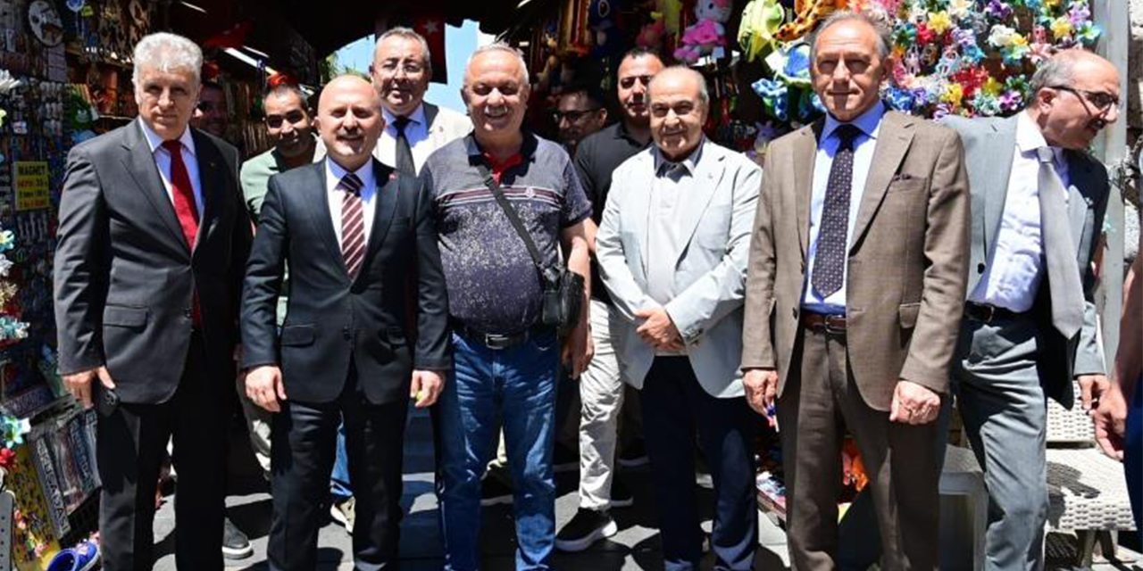 Vali Varol’dan Kuşadası çarşısına ziyaret