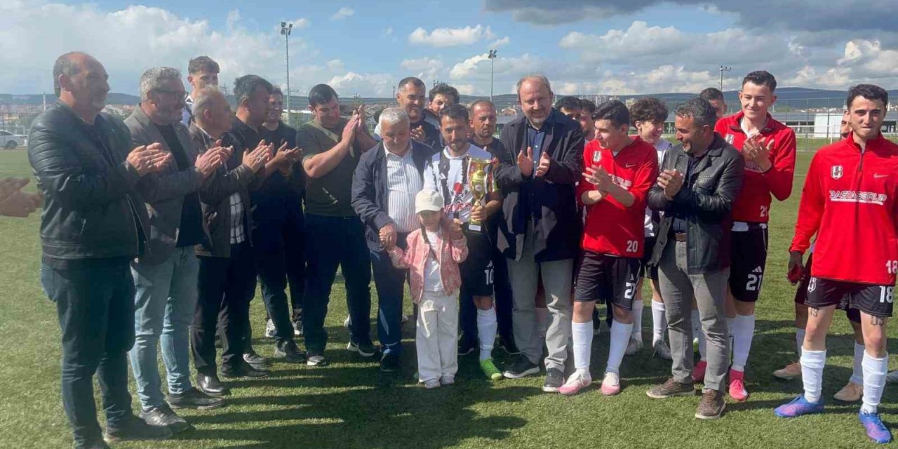 Tavşanlı’da ligin bitimine 2 hafta kala şampiyon Göbelspor oldu