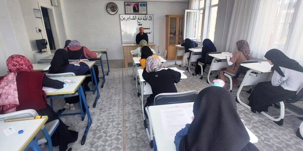 Simav’da "Çocuk İlmihali" bilgi yarışması yapıldı