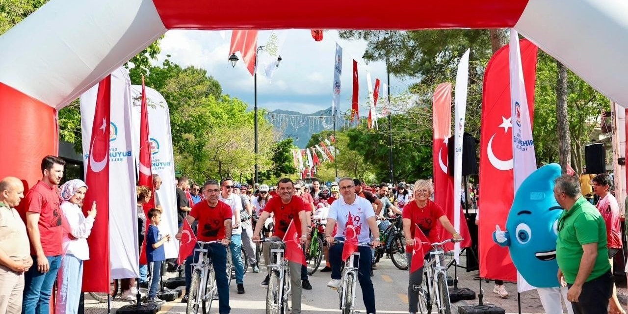 19 Mayıs ruhuyla umuda pedal çevirdiler