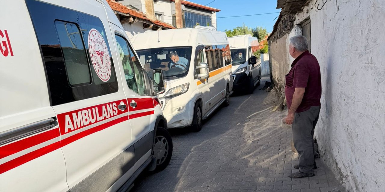 İşçi servisine çıkmadan kalp krizi geçiren şoför hayatını kaybetti