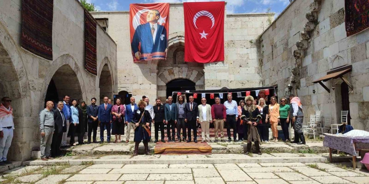 Tarihi Akhan Kervansarayında Yörük kültürüne ev sahipliği yaptı