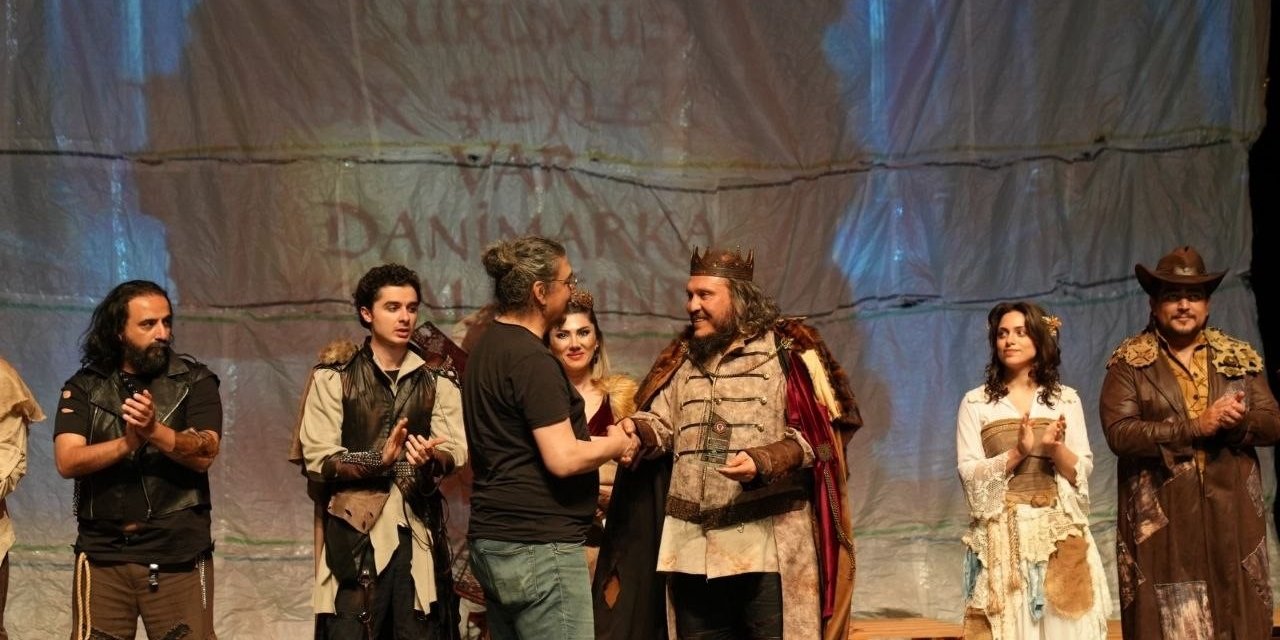 Uluslararası Tiyatro Festivali Denizli’ye sanat rüzgarı estirdi