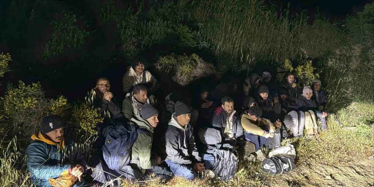 Çeşme’de 21 kaçak göçmen yakalandı, 1 organizatör tutuklandı
