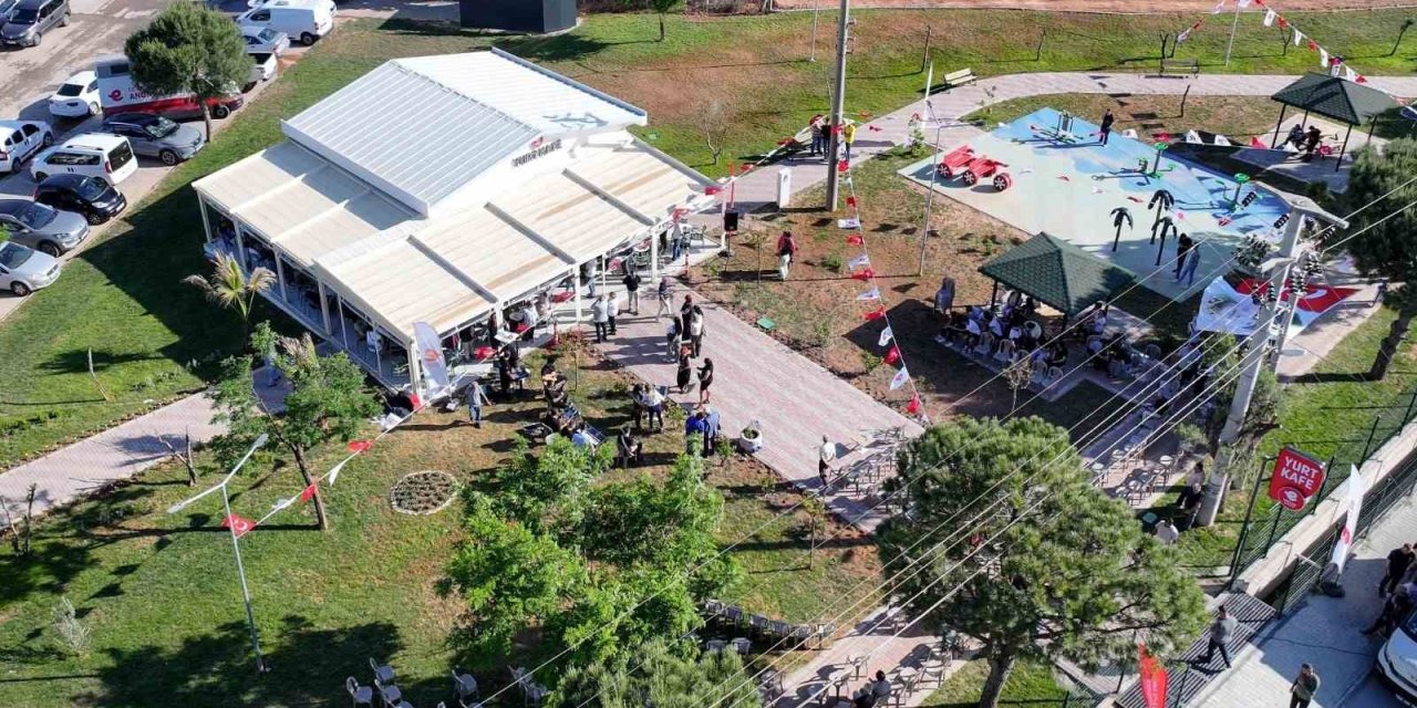 Yurt Kafe ve Işıklı Parkı hizmete açıldı