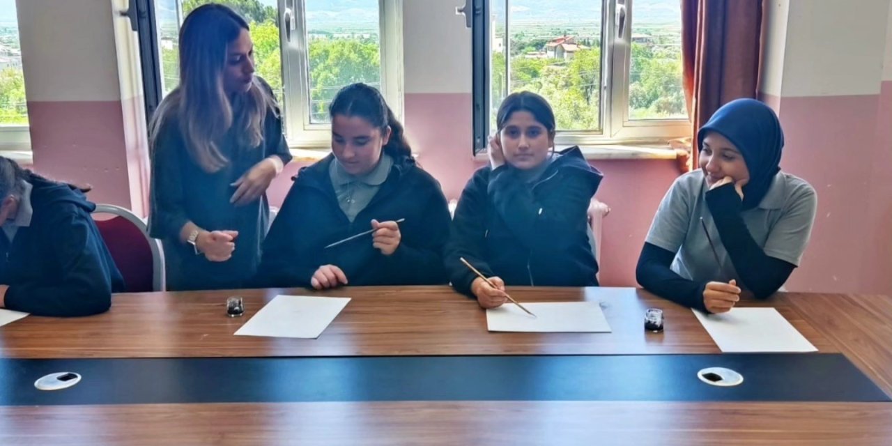 Sultanhisar’da öğrencilere hat sanatı eğitimi verildi