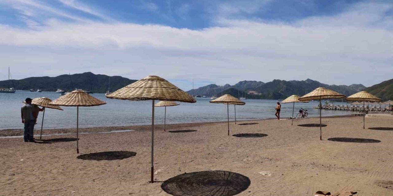 Marmaris’te halk plajları sezona hazırlanıyor