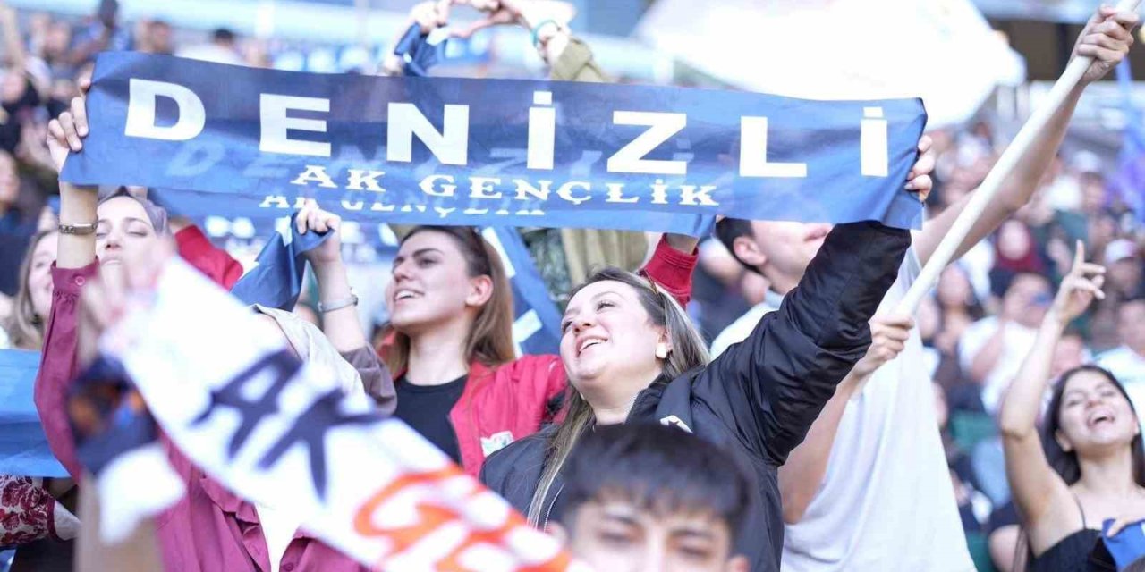 Denizlili gençler ‘Bir Gençlik Şöleni’ne damga vurdu