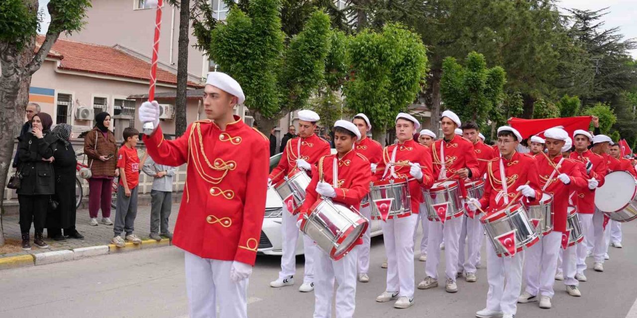 Gençlik Yürüyüşü yoğun katılımla gerçekleştirildi